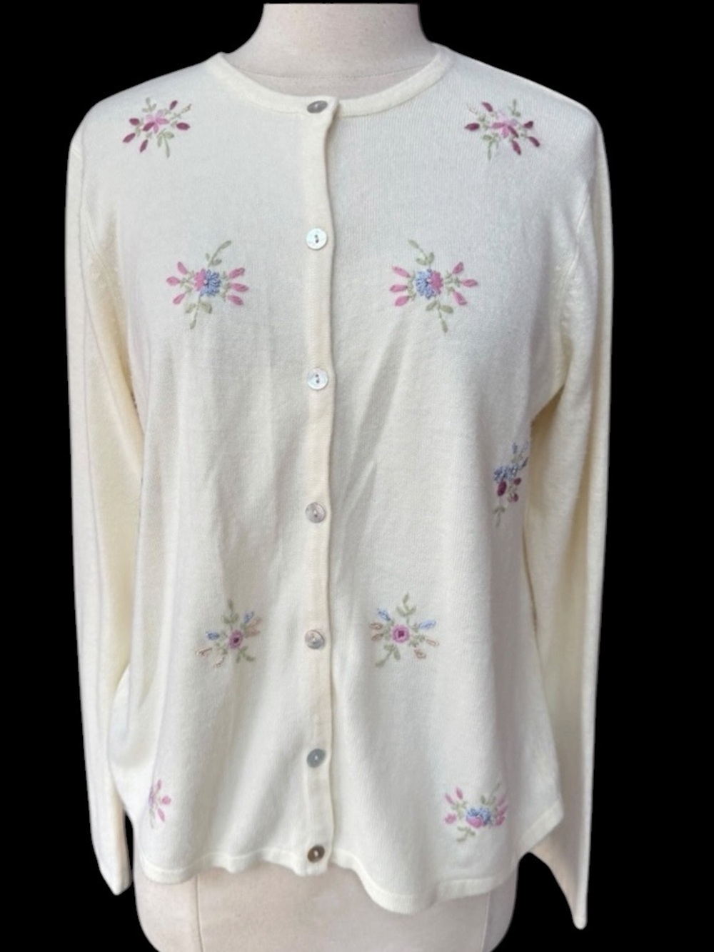 Late 1990s/Y2K Studio Works 100% Acrylic Floral Embroidered Button Placket Card